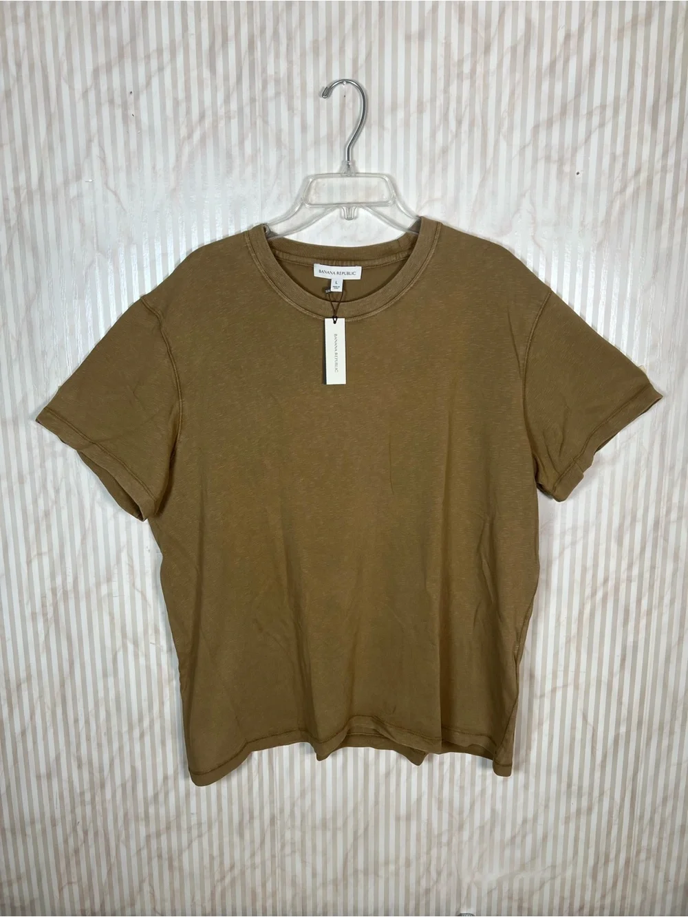 Banana Republic NWT 3 Men's T-Shirt Bundle
